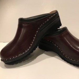 Clogs